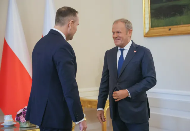 Tusk o wecie prezydenta do ustawy wiatrakowej. "Zła wola lub koszmarna niekompetencja"
