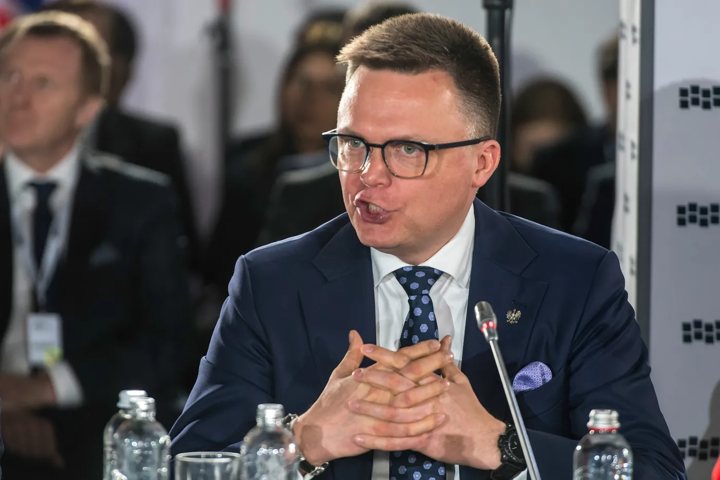 Leo porównała Polskę 2050 do pieska z podkulonym ogonkiem. Hołownia odpowiedział byłej koleżance