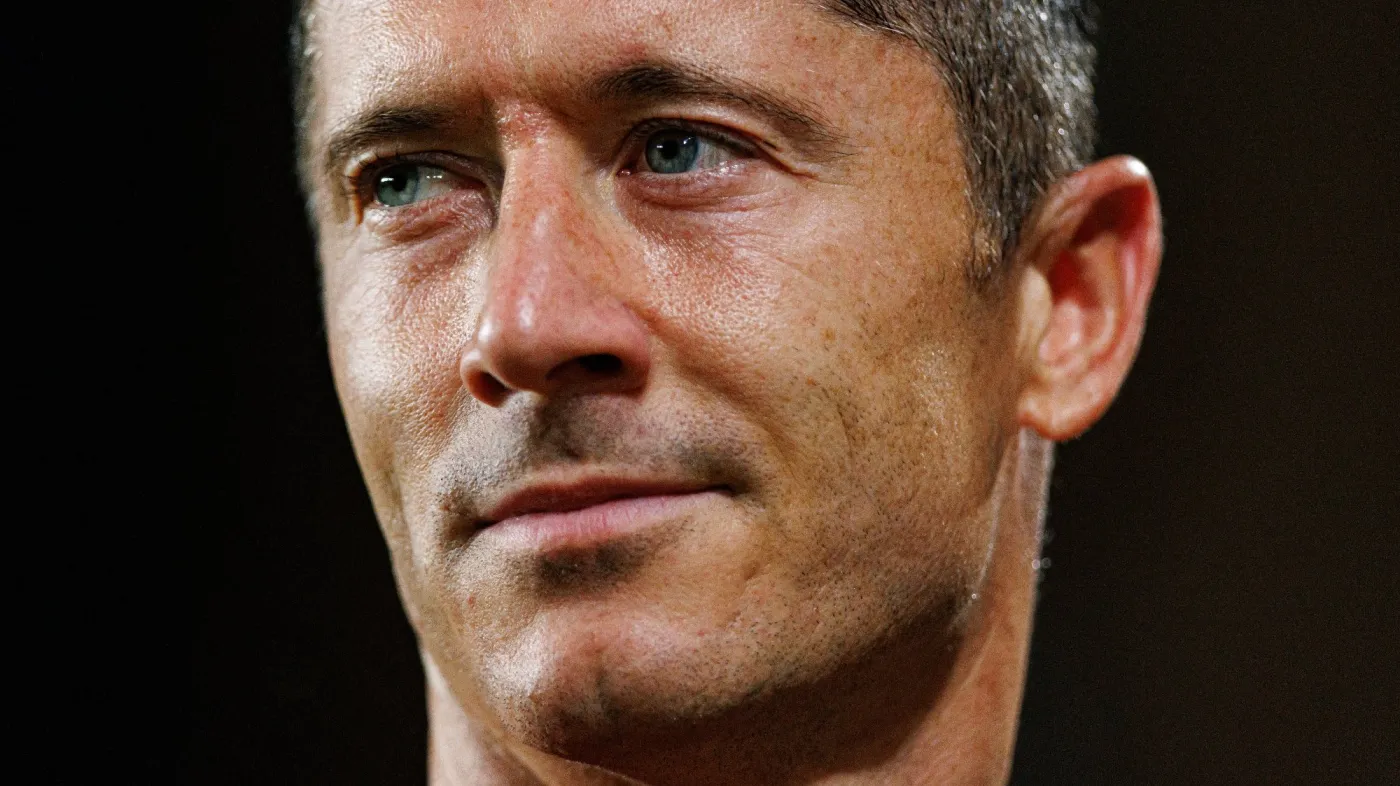 Lewandowski negocjuje z potencjalnym pracodawcą. W weekend ma się pojawić w tym mieście