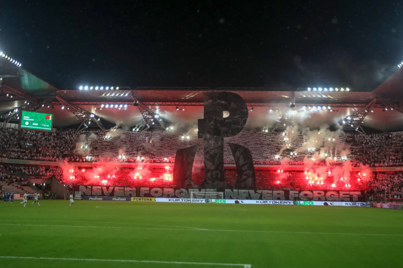 Legia ukarana za zachowanie kibiców podczas meczu z Dinamem