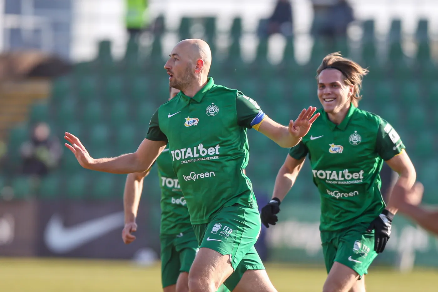 Cenne zwycięstwo Warty po festiwalu pięknych goli [WIDEO]