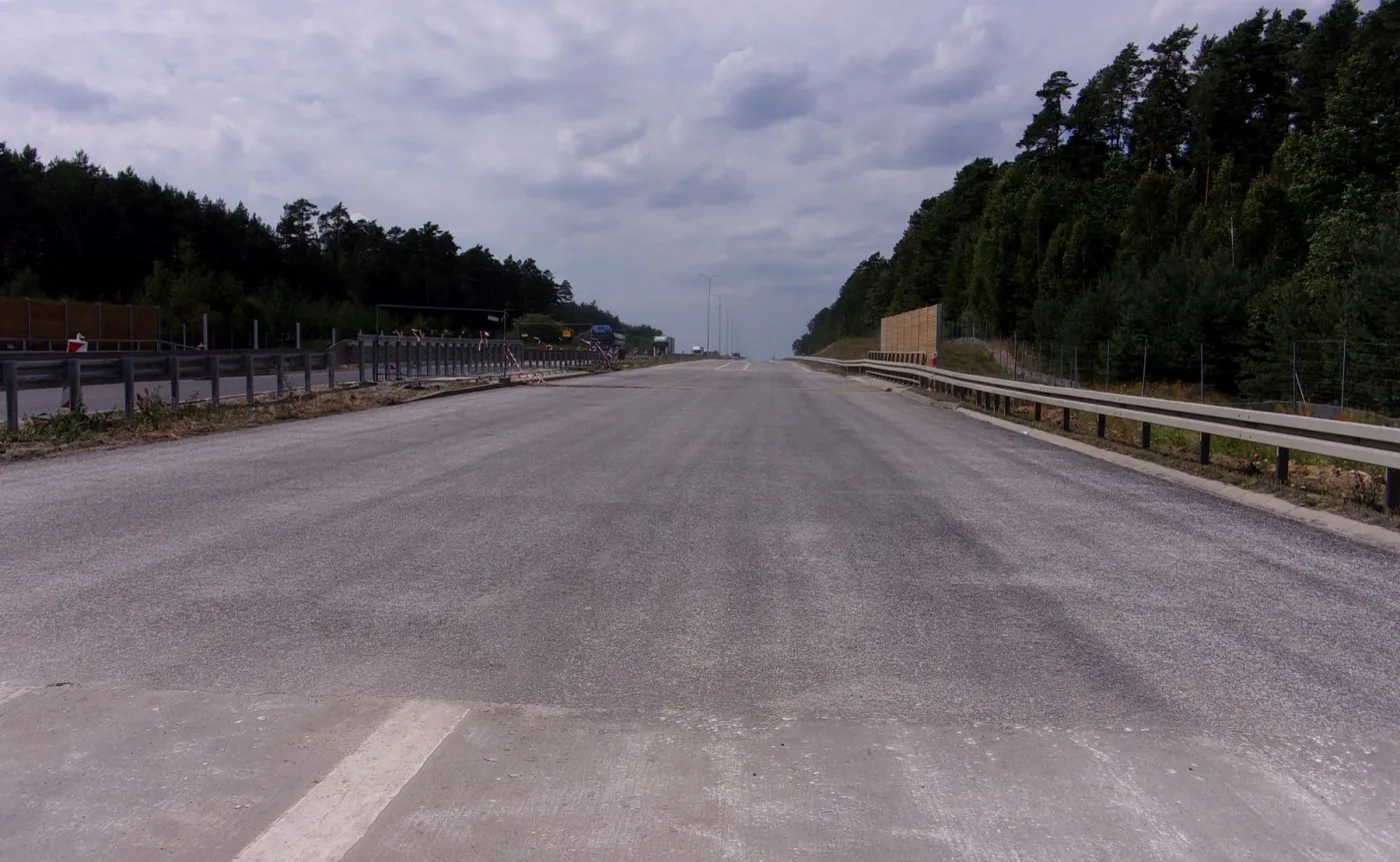11-05-warstwa-scieralna-obiekt-i-najazdy-do-obiektu-inzynierskiego-wa-21-w-km-25720-jezdnia-polnocna-37530738.jpg