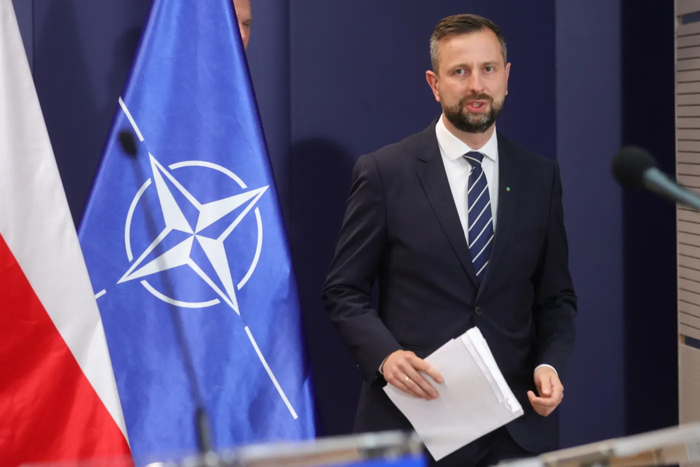 Stanowcze słowa szefa MON. "Polska nie spocznie, póki nie złapie bandyty, który zabił naszego żołnierza"