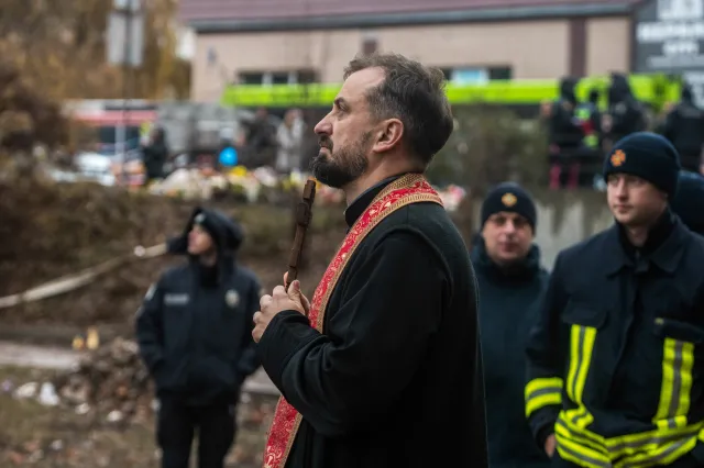 Mała Amelia zabita w rosyjskim nalocie. Poruszające słowa księdza: zginęła w objęciach mamy, spłonęły