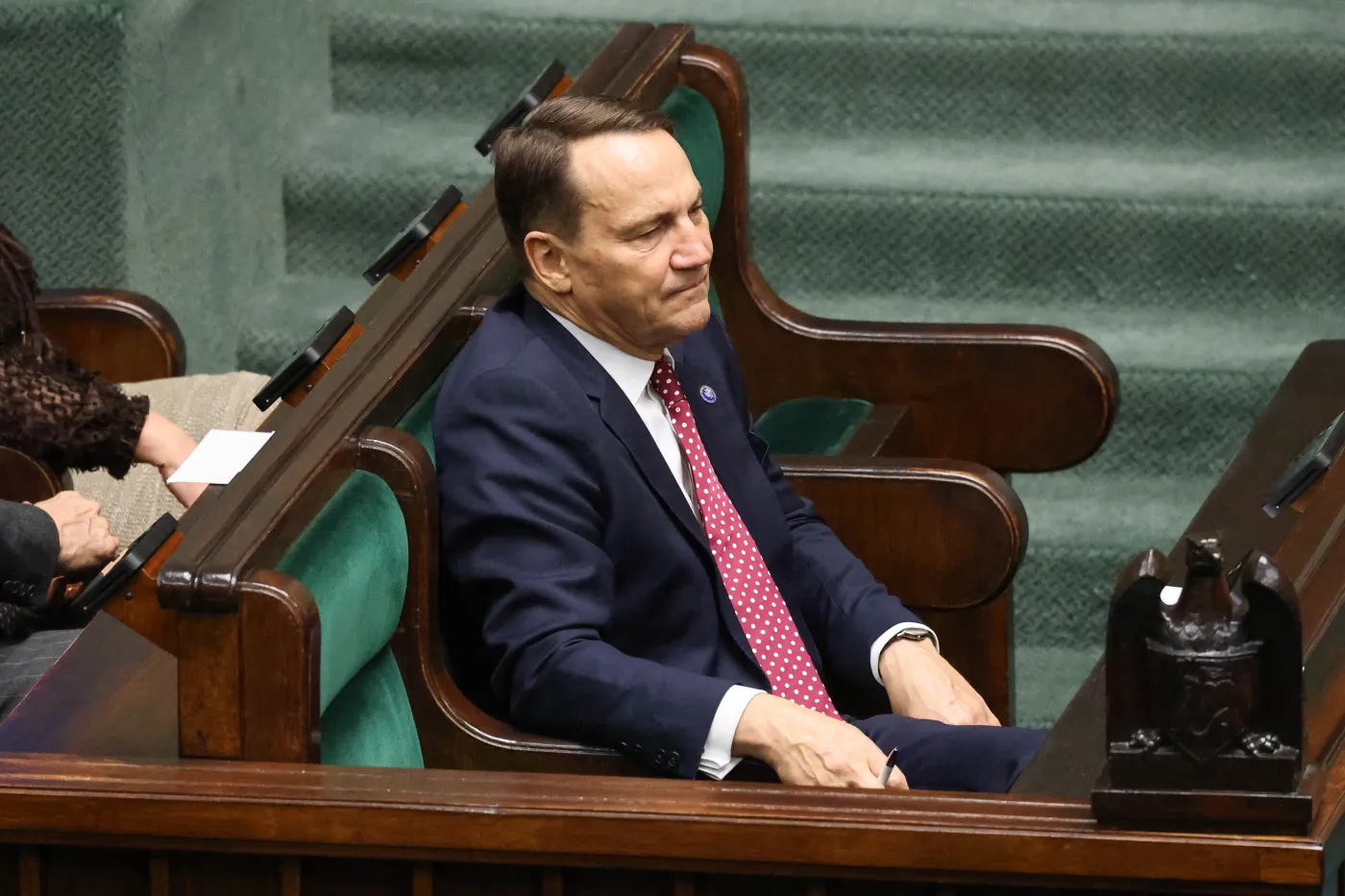 Sikorski zrobił ankietę ws. premiera z PiS . Wynik bardzo go zaskoczył