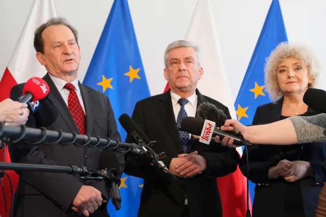 Senatorowie PiS: Senat stał się miejscem wojny. Prosimy, by do izby wrócił dialog