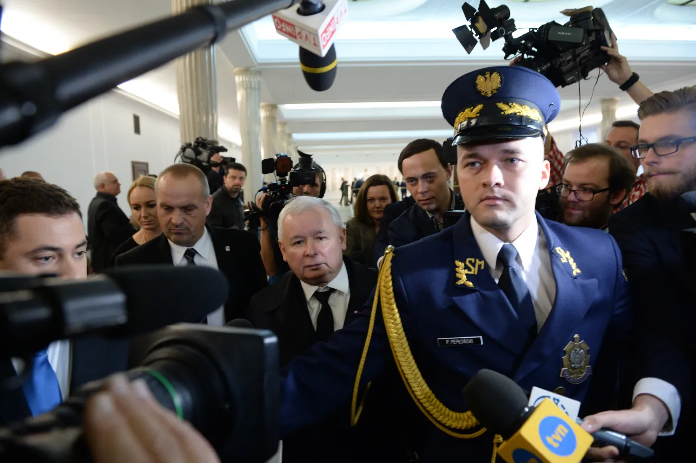 Nowe porządki Hołowni mogą dotknąć Kaczyńskiego. Pożegna się z prywatną ochroną w Sejmie?