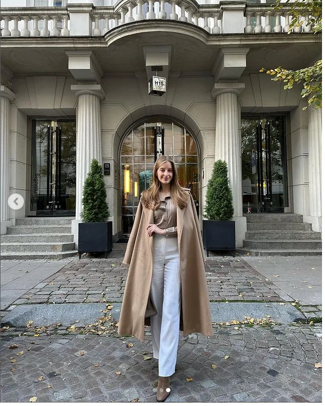screenshot-2023-12-01-at-13-33-54-emilia-chojnacka-nowoczesna-elegancja-na-instagramie-jak-dobrze-wiecie-biale-spodnie-to-moj-niezbednik-przez-wszystkie-pory-roku-najczesciej-zadajecie-mi-pytanie-jak-stylizowac-j-38008975.png