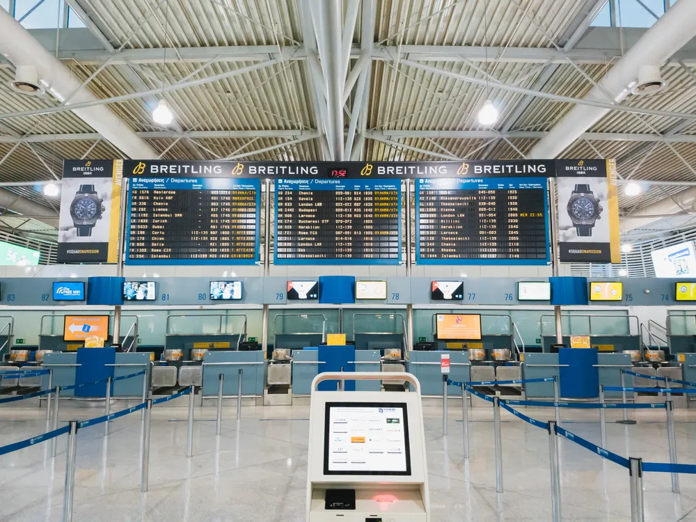 Zakaz lotów międzynarodowych przedłużony do 10 listopada. Jest projekt rozporządzenia