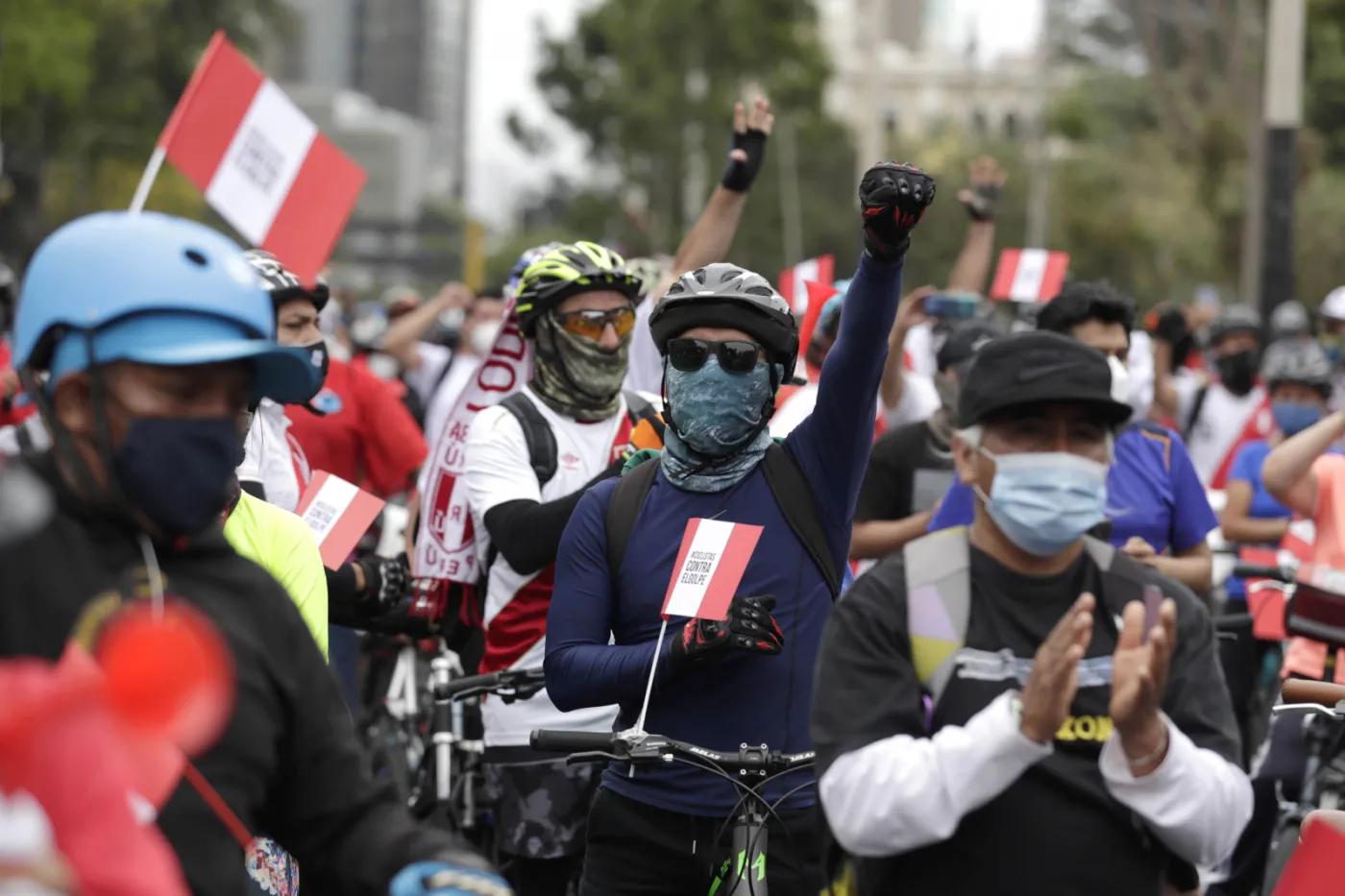 Protesty, zamieszki, chaos. Tymczasowy prezydent Peru złożył rezygnację