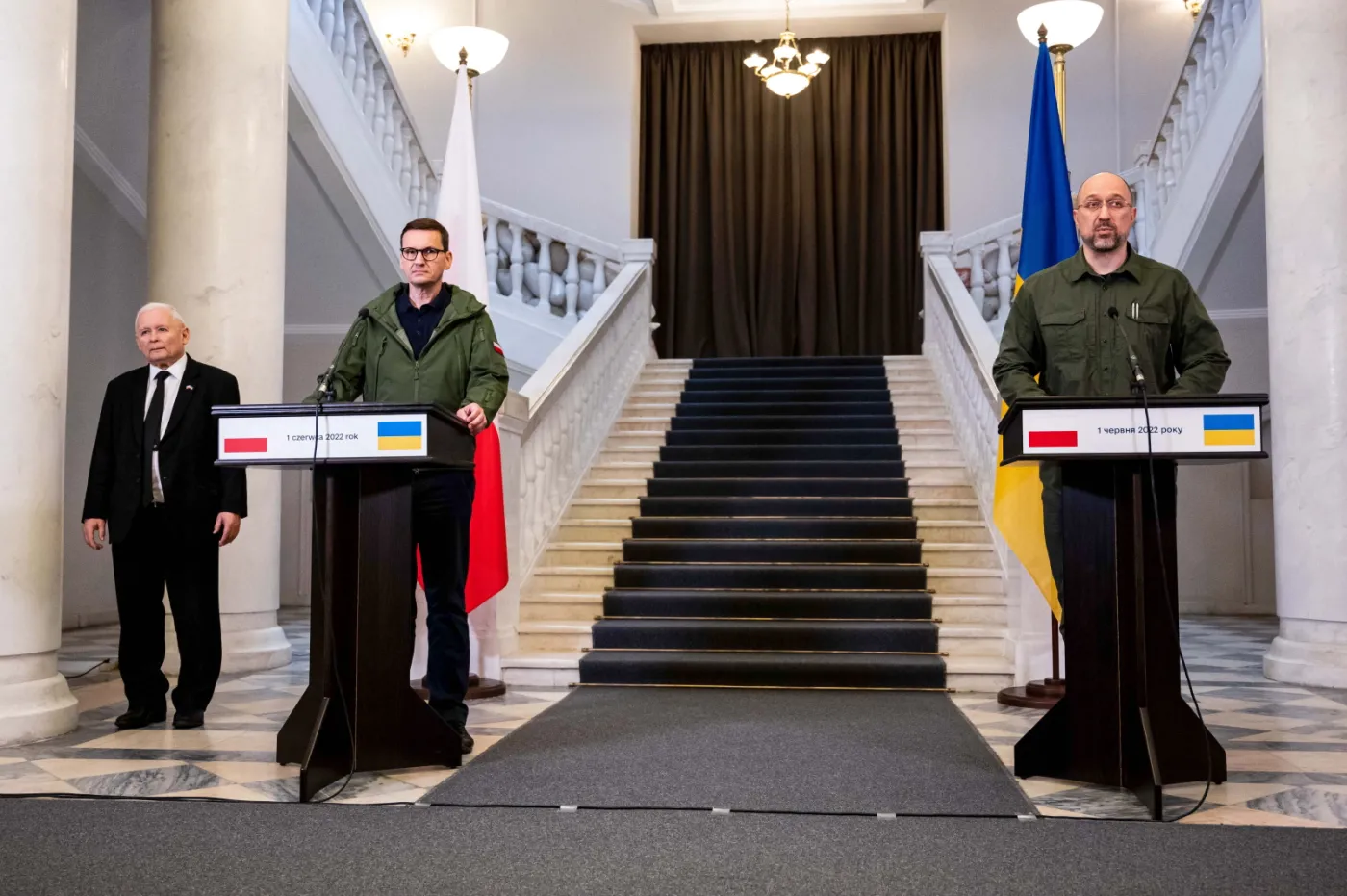 Morawiecki i Kaczyński otrzymali ukraińskie odznaczenia państwowe