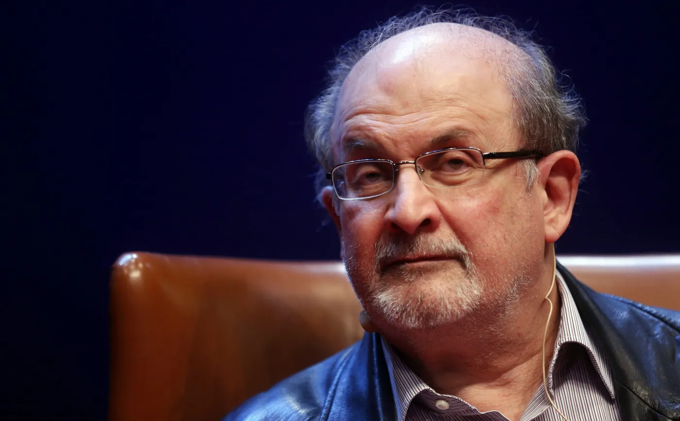 Po ataku na Rushdie'ego rośnie sprzedaż "Szatańskich wersetów"