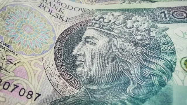 Mocno spadł popyt na złotowe kredyty hipoteczne. Możliwe umocnienie trendu