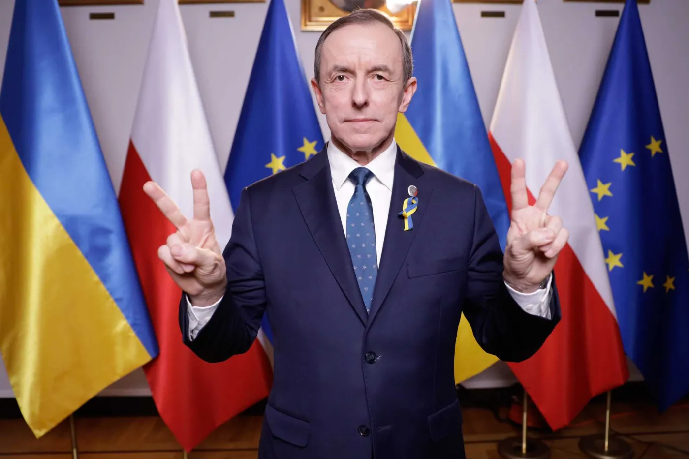 Grodzki: Trwa silny atak hakerski na senackie serwery