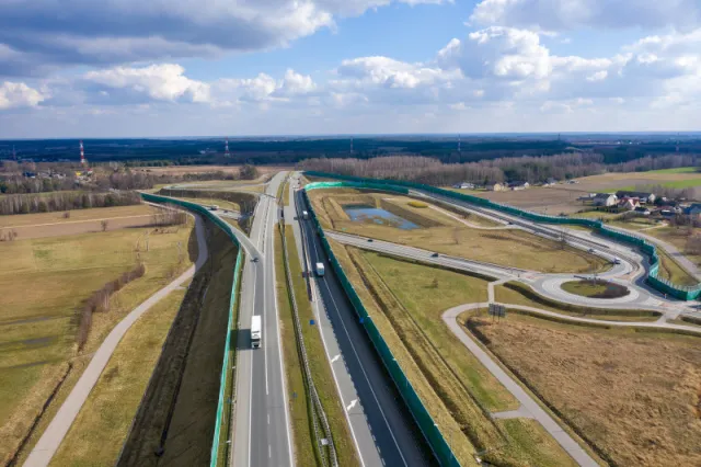 Szef MI: Wpływy z przejazdów autostradami wyniosły w 2022 r. 198,9 mln zł