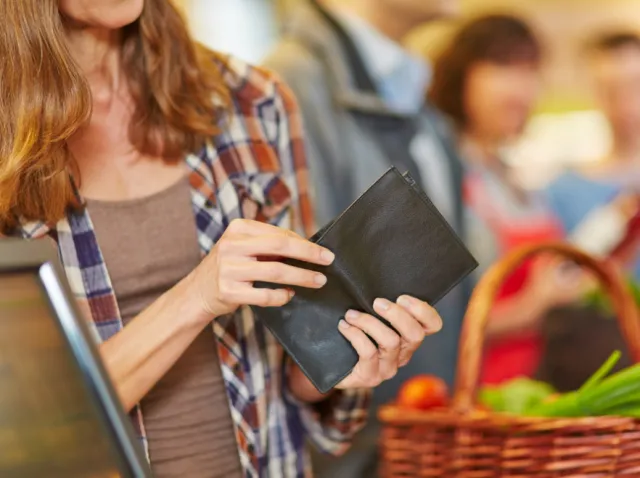 Ceny w sklepach galopują. Te trzy produkty drożeją najmocniej