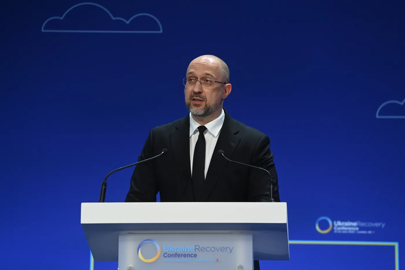 Premier Ukrainy: Z odbudową kraju nie będziemy czekać na koniec wojny