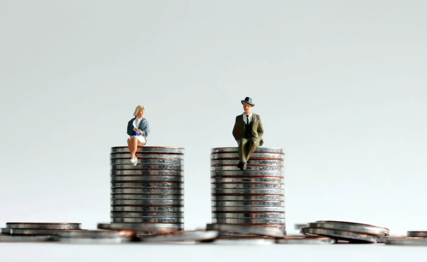 Luka płacowa. Dlaczego mężczyźni zarabiają lepiej niż kobiety?