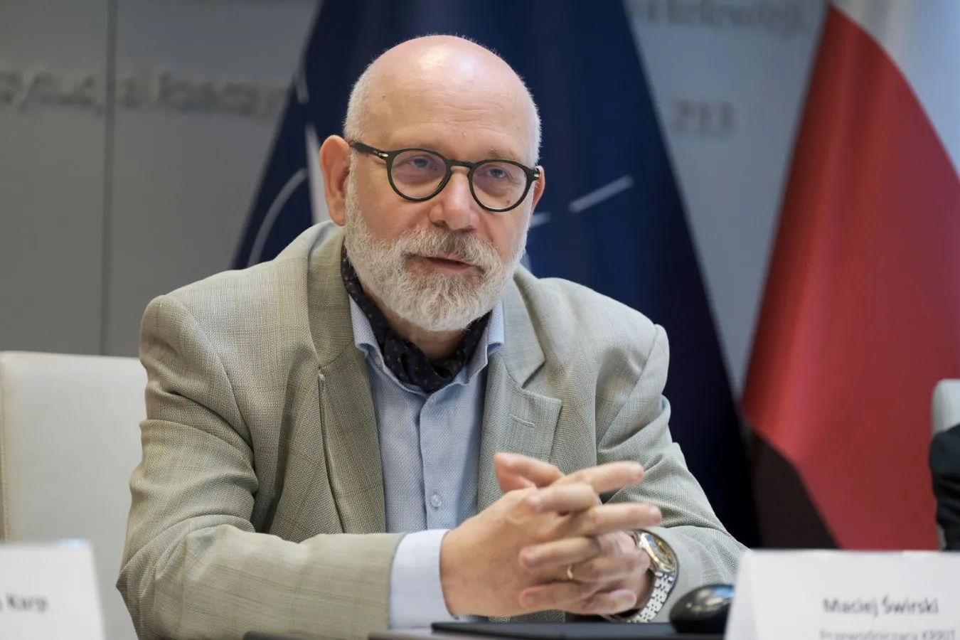 Świrski głosował przeciw przyjęciu projektu EMFA. KRRiT: Prezes broni polskiego ładu konstytucyjnego