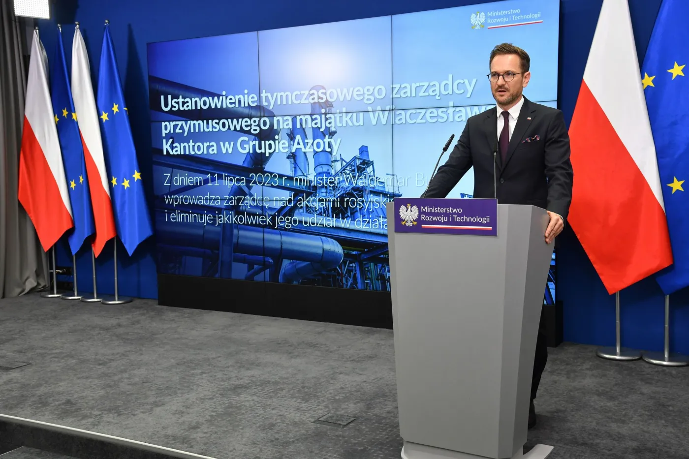 Buda: Dotychczas złożono ok. 4 tys. wniosków o kredyt mieszkaniowy 2 proc.