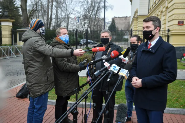 Müller: Istnieje bardzo poważne ryzyko trzeciej fali koronawirusa, dlatego szersze obostrzenia już od 28 grudnia