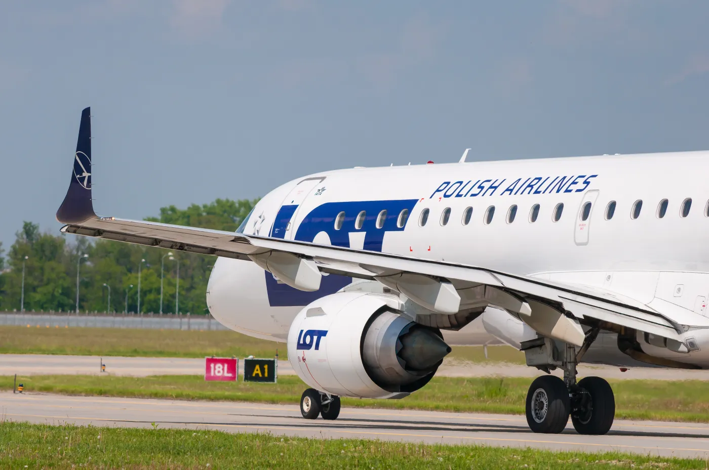 Bezwarunkowa pomoc dla LOT-u. Przewoźnik otrzyma blisko 3 mld zł wsparcia