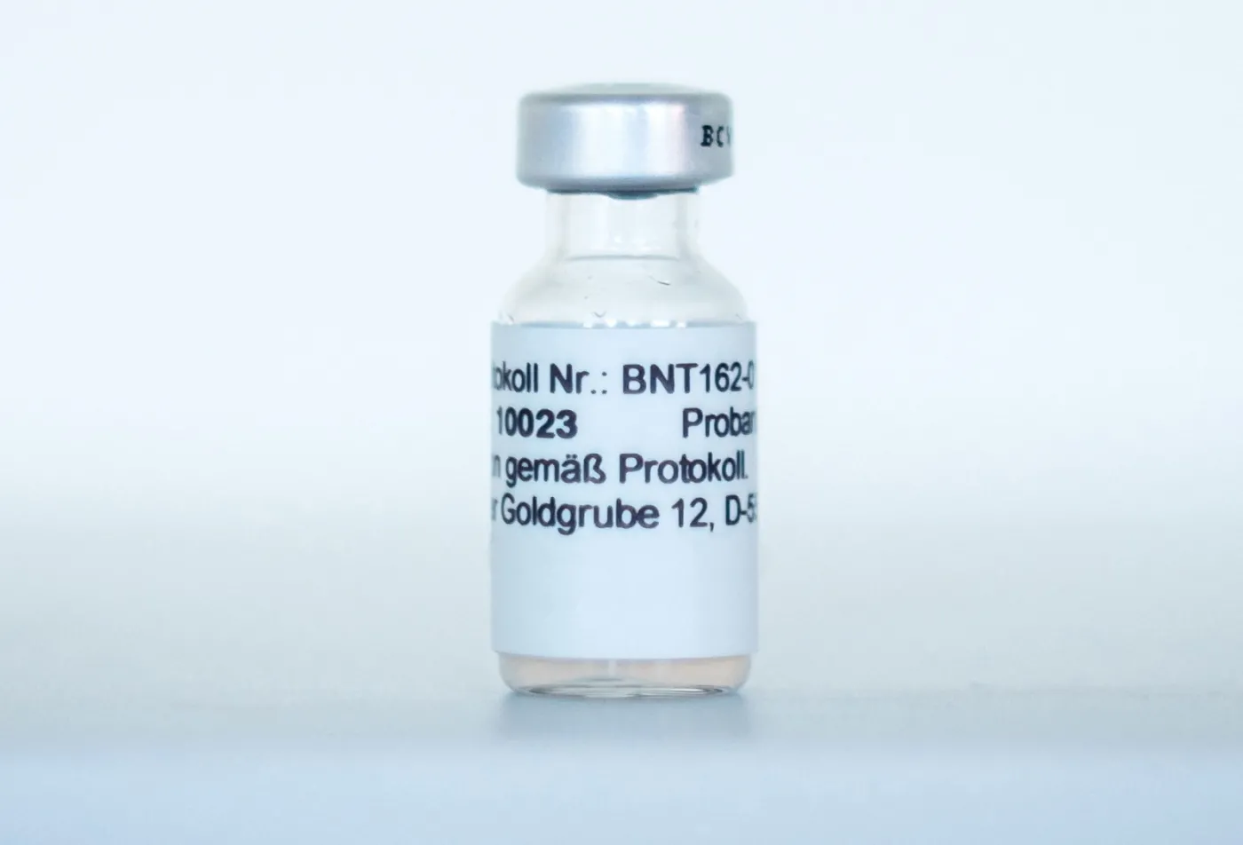 Prezes hurtowni Pharmalink: Oczekujemy pierwszej partii szczepionek przeciw Covid-19 w styczniu