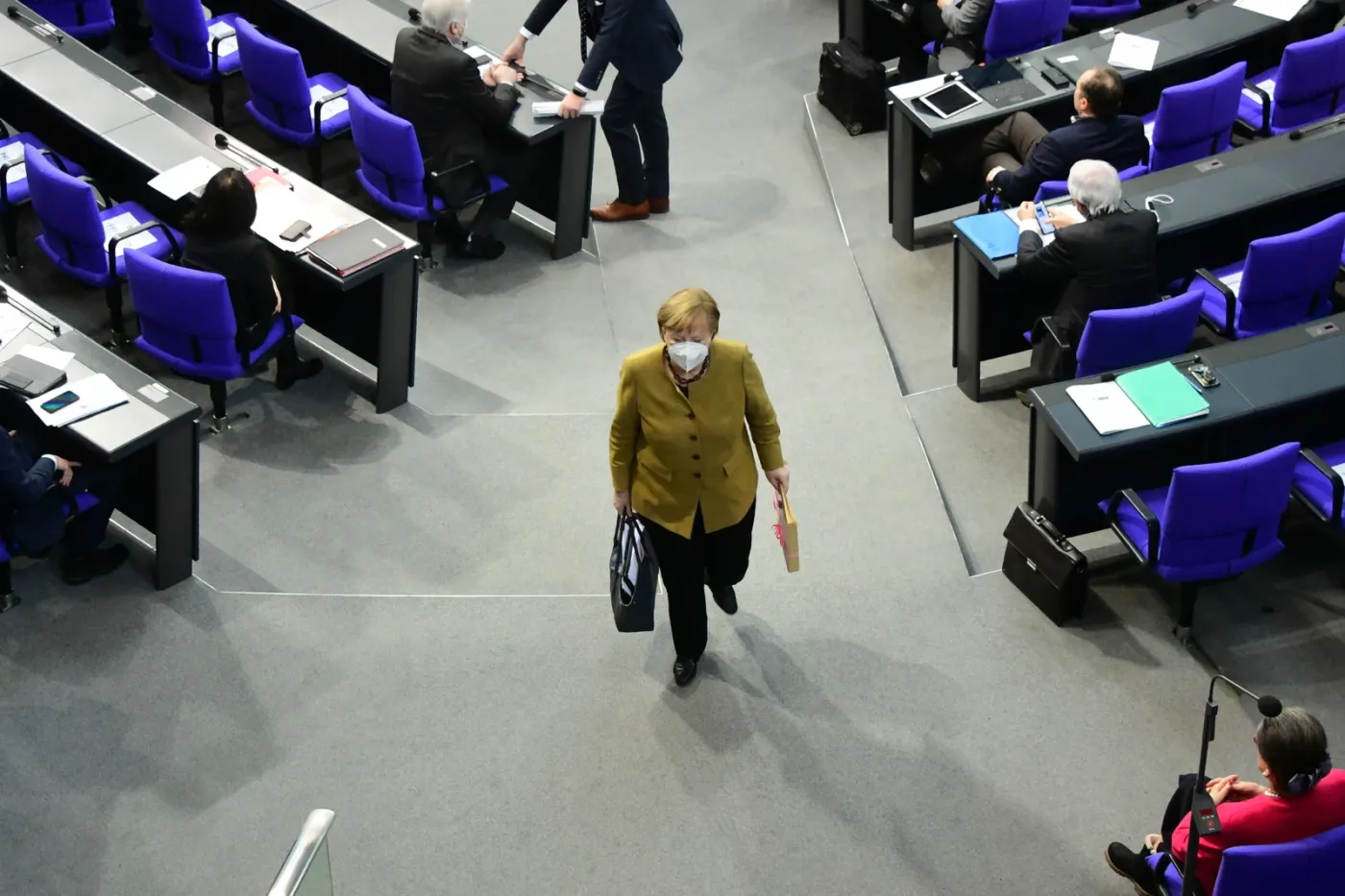 "Musimy być bardzo, bardzo ostrożni". Merkel broni w Bundestagu decyzji o przedłużeniu lockdownu