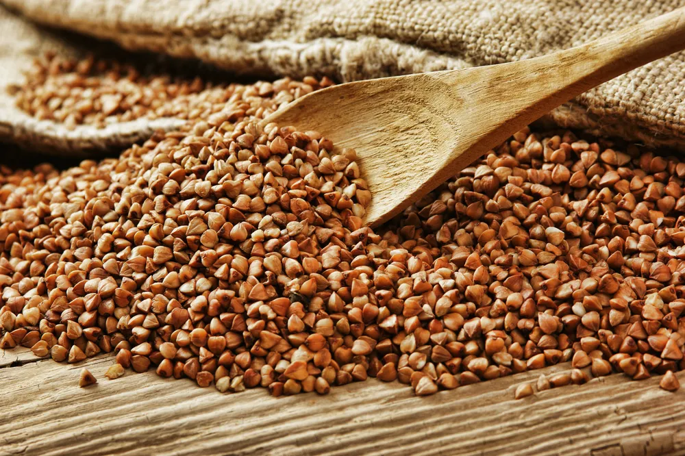 GIS ostrzega przed kaszą gryczaną z Biedronki. Chodzi o pestycydy