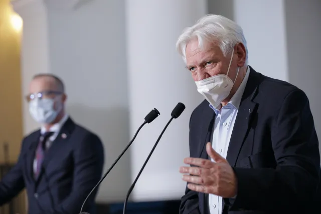 Prof. Horban: W czwartej fali pandemii nie będzie 10 tys. zakażeń koronawirusem