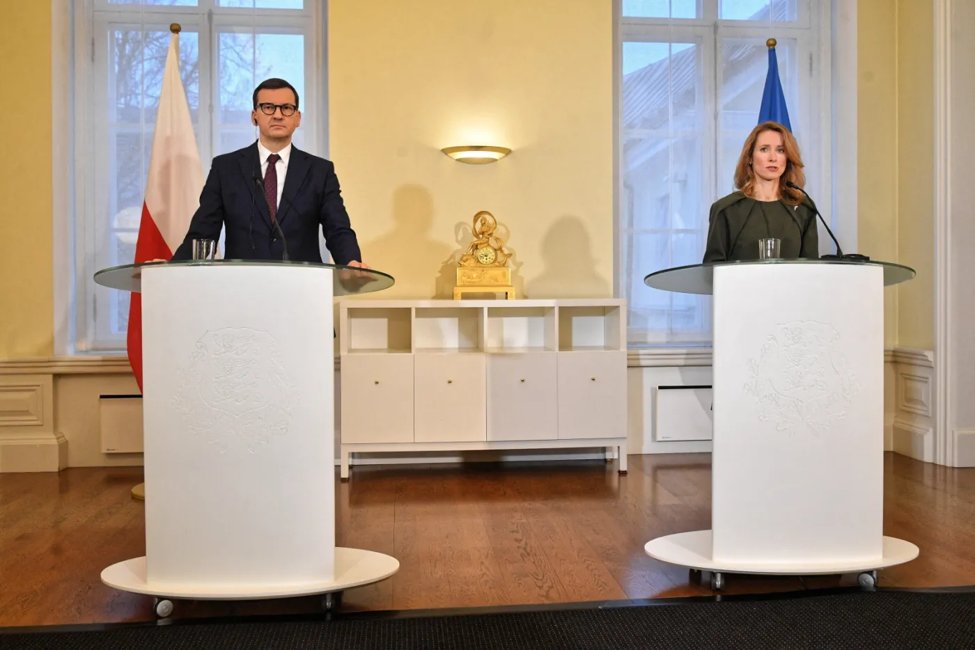 Morawiecki: Sfinansujemy powrót migrantów do domu