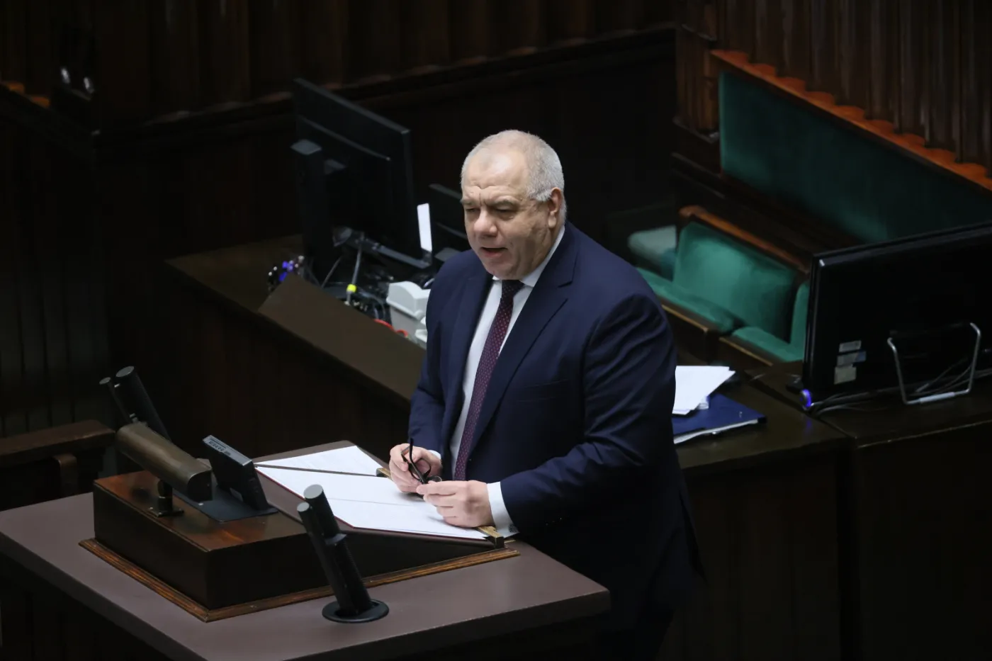 Sasin: Być może trzeba będzie wypowiedzieć pakiet klimatyczny