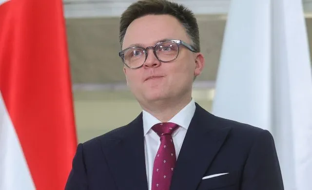 Hołownia: Tłuste koty pakują kuwety; czas na konkursy i profesjonalne zarządzanie majątkiem