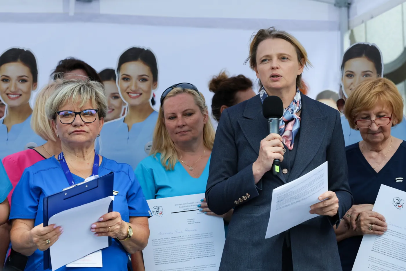 Warszawa: Protest pielęgniarek i położnych. Minister zdrowia "nie bardzo go rozumie"