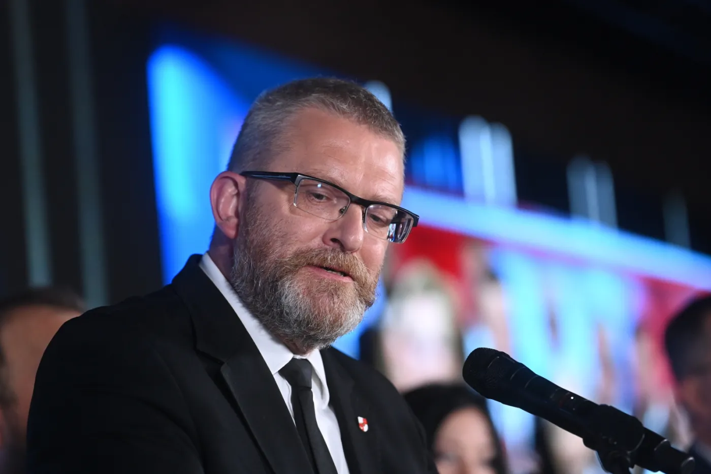 Konfederacja trzecią siłą w Polsce. Braun: Mordor dopiero ryknie [RELACJA ZE SZTABU]