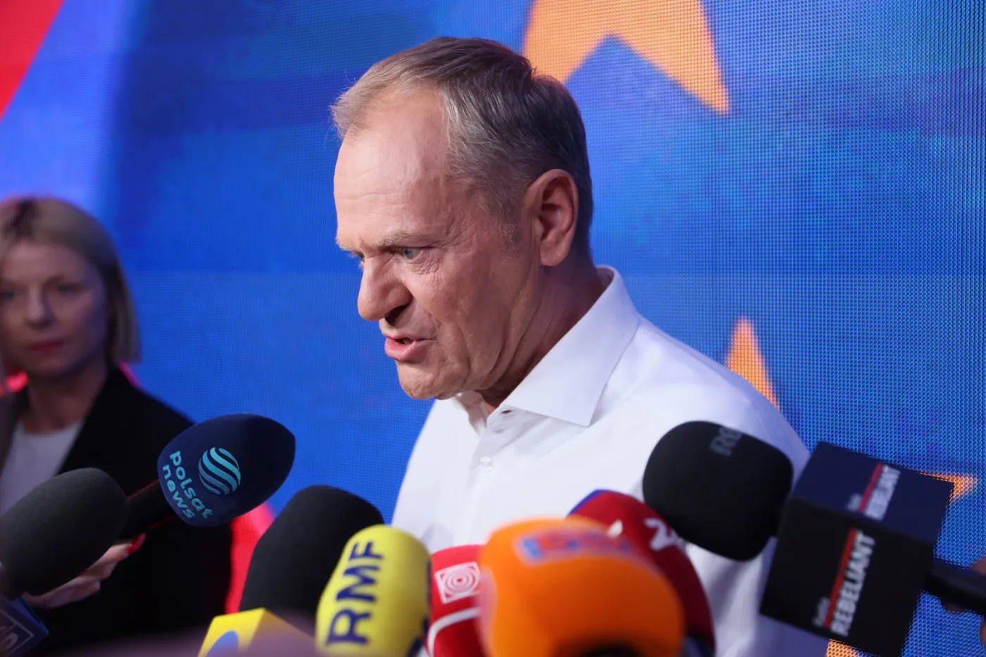 Pierwsze od 10 lat zwycięstwo wyborcze KO. Teraz walka o stanowiska w UE [RELACJA ZE SZTABU]