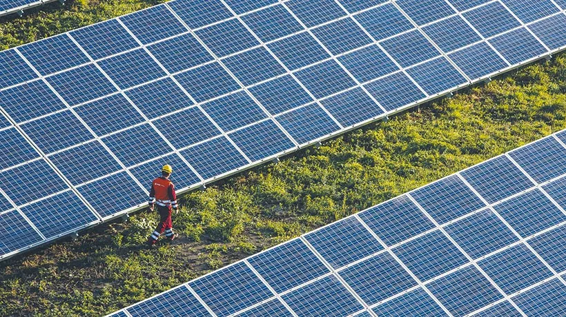 Pierwszy zakład recyklingu paneli fotowoltaicznych już za miesiąc. Ale brakuje regulacji...