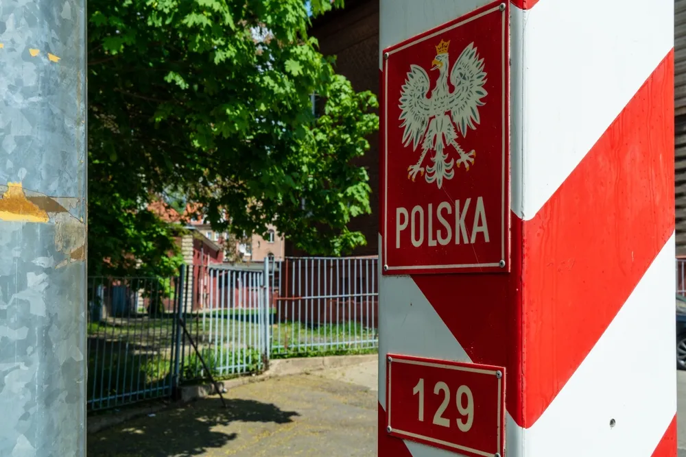 Incydent w Osinowie Dolnym: Niemiecka policja przerzuca migrantów do Polski. Co na to Siemoniak?