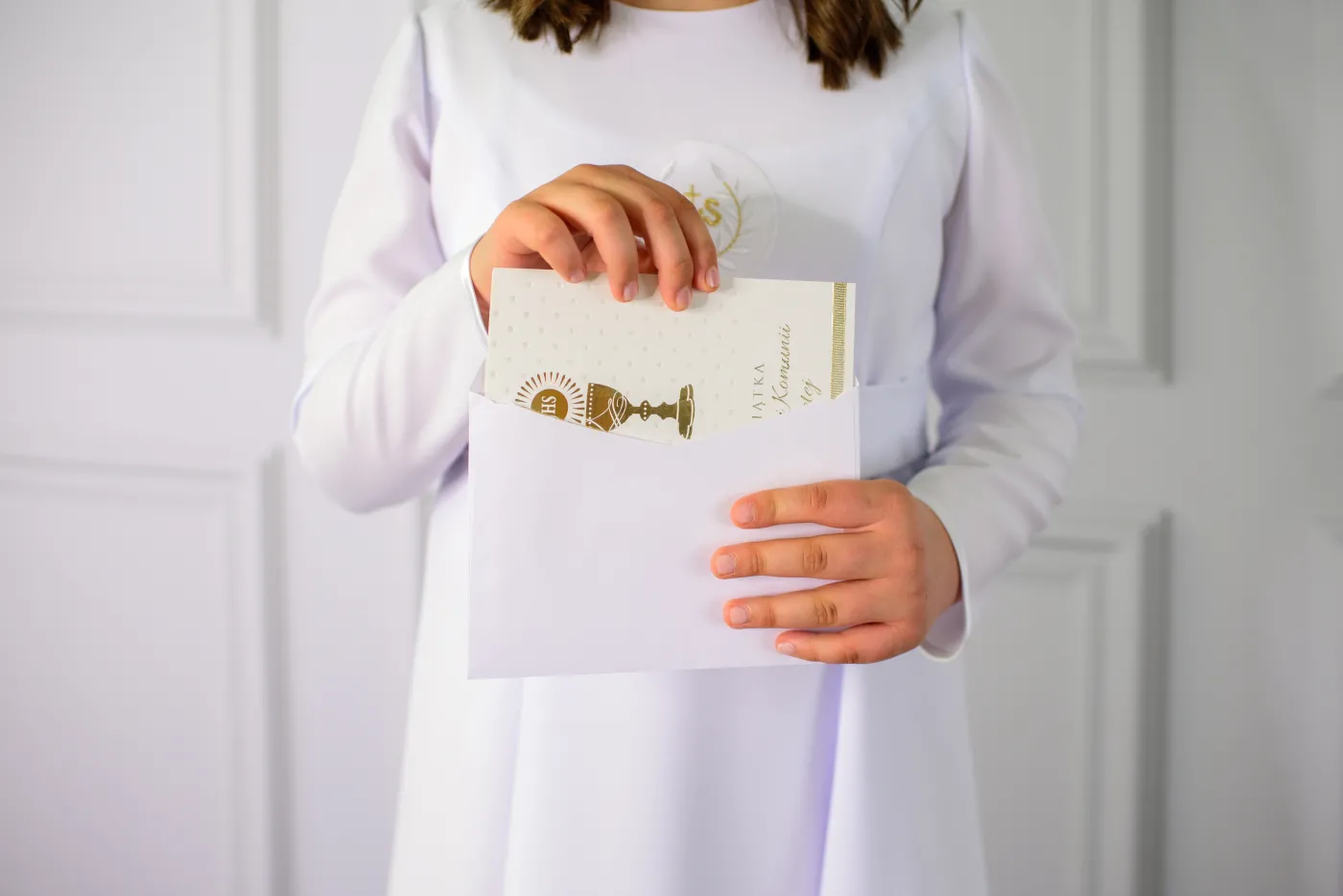 Ile dajemy na komunię w 2025 roku? Praktyczne prezenty i kwoty, które mogą zaskoczyć