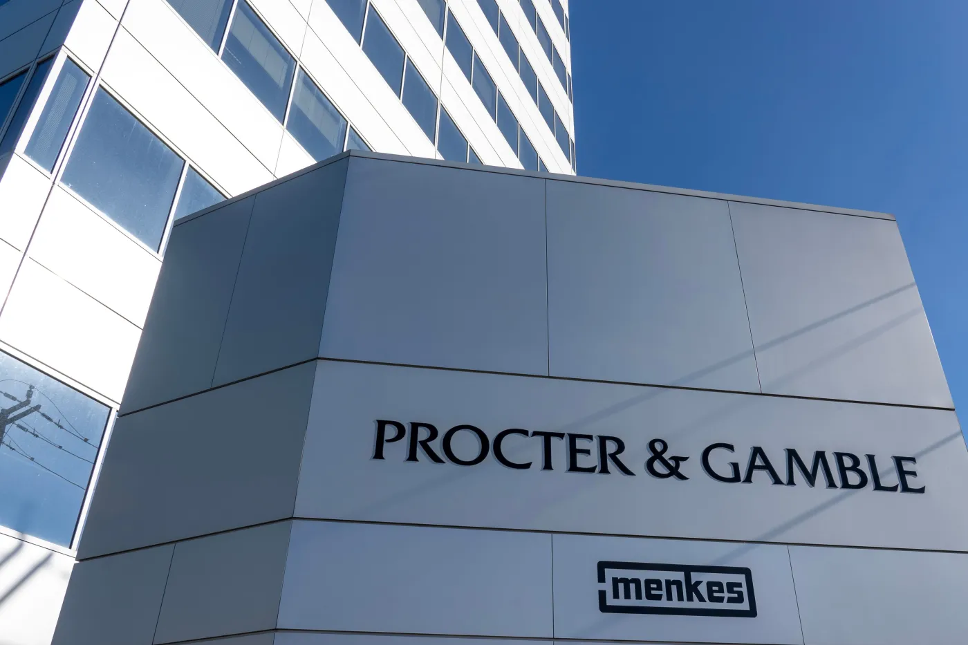 Światowy gigant likwiduje 7000 miejsc pracy. Powód jest jeden