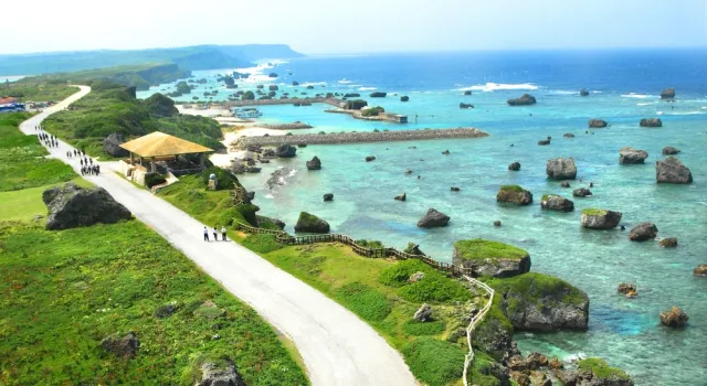 Jak dożyć 100 lat? Oni osiągnęli długowieczność. Zdradzają, co jedzą i czym kierują się w życiu. "Niebieskie strefy" – Okinawa