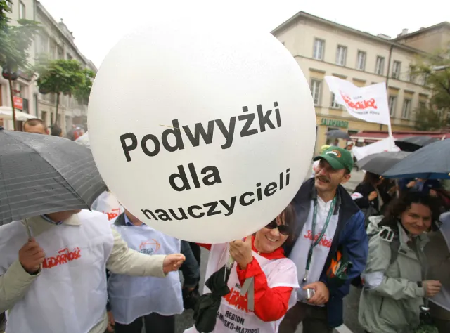 Nauczycielskie związki oczekują wzrostu płac i lepszych warunków pracy w oświacie