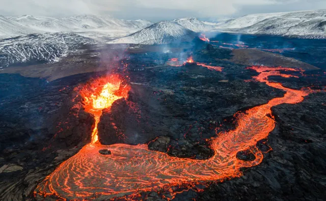 Możliwa erupcja wulkanu Fagradalsfjall. Islandia wprowadziła stan nadzwyczajny