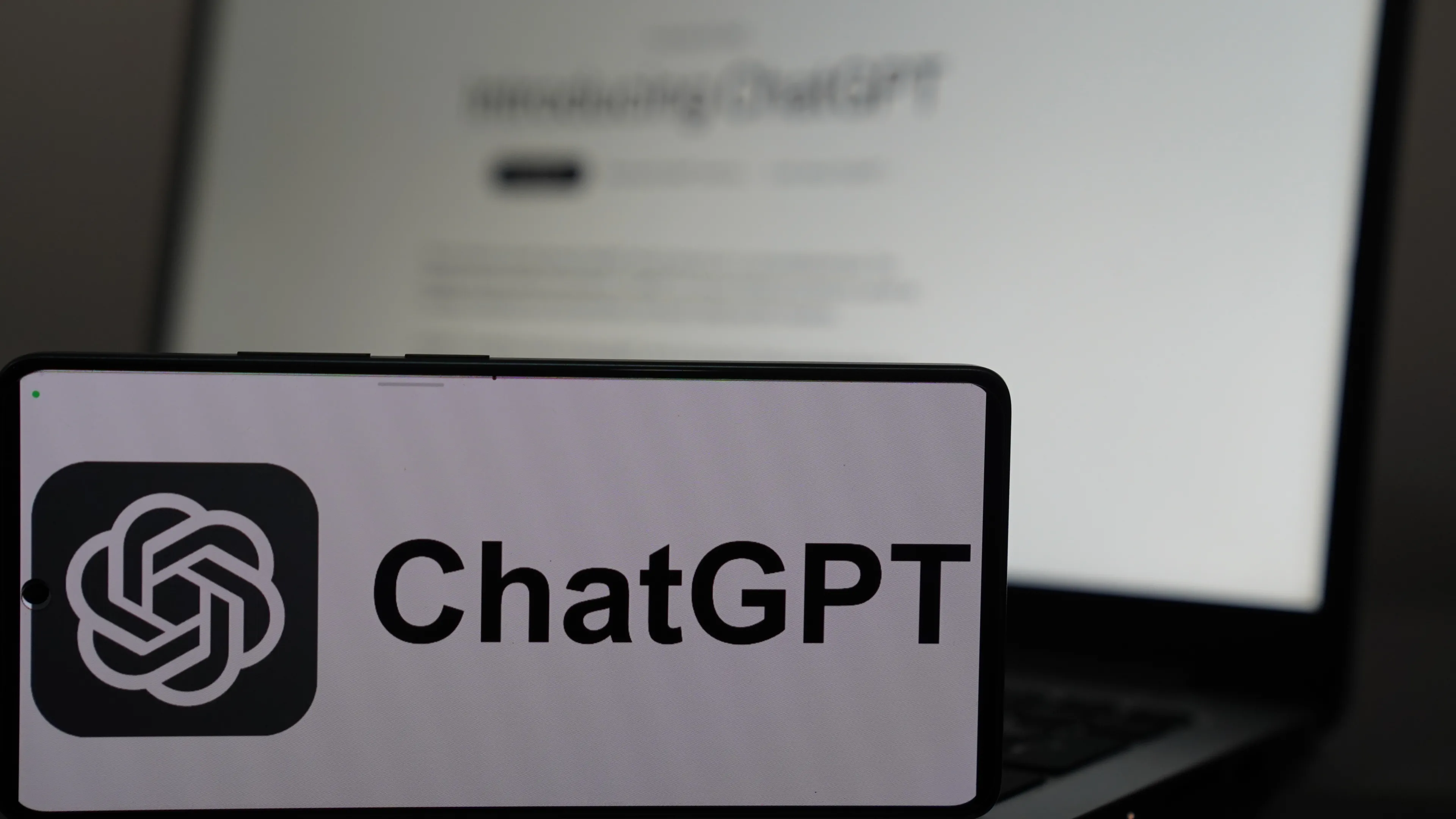 Ważna decyzja KE ws. ChatGPT. Bruksela zaostrza kontrolę