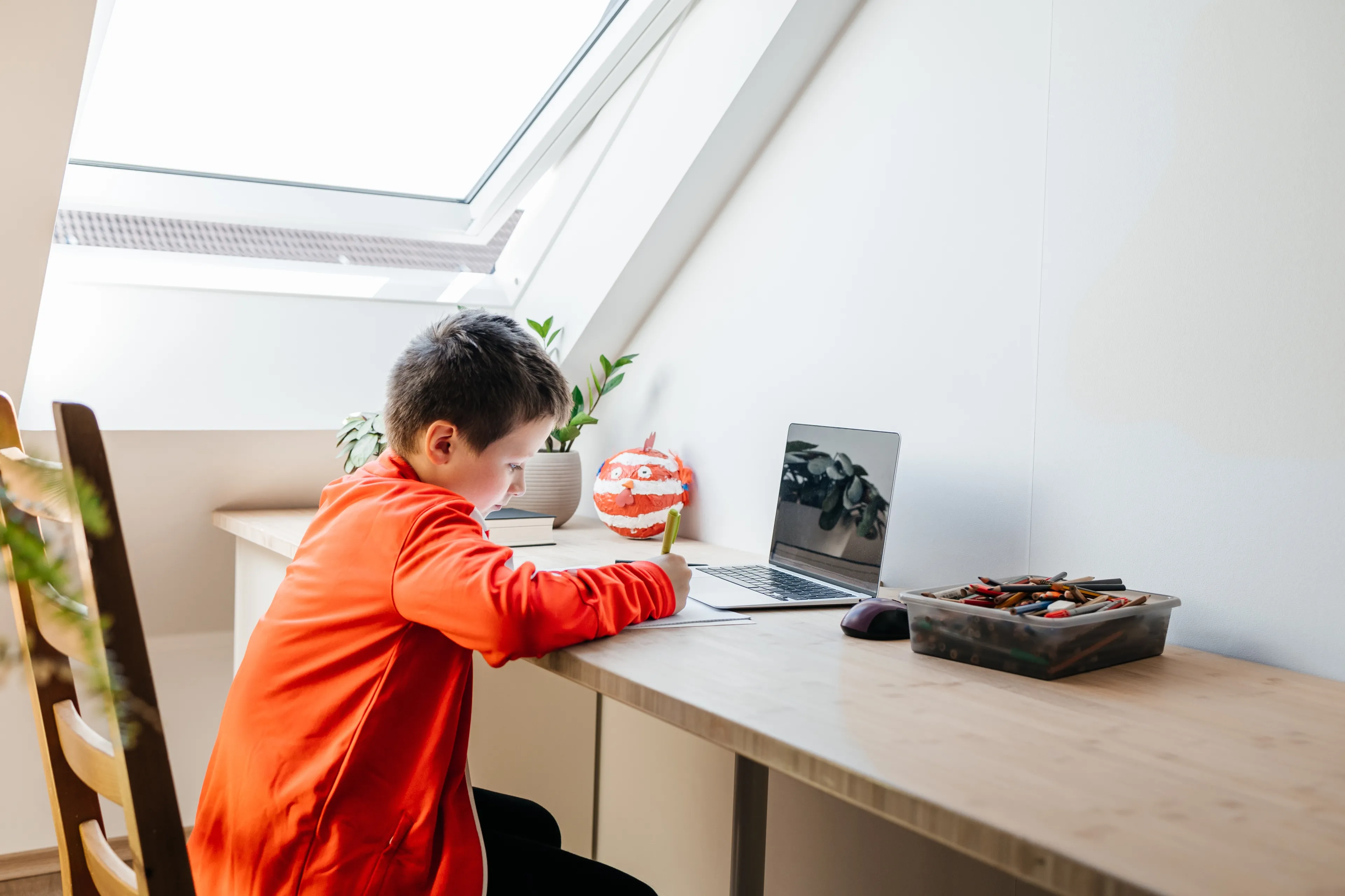 Egzamin ósmoklasisty 2026. Czy platformy edukacyjne zastąpią drogie korepetycje?