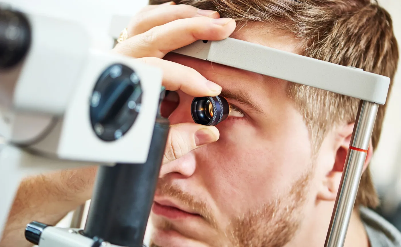 badanie wzroku, sprzęt medyczny, pacjent, okulista, optometrysta