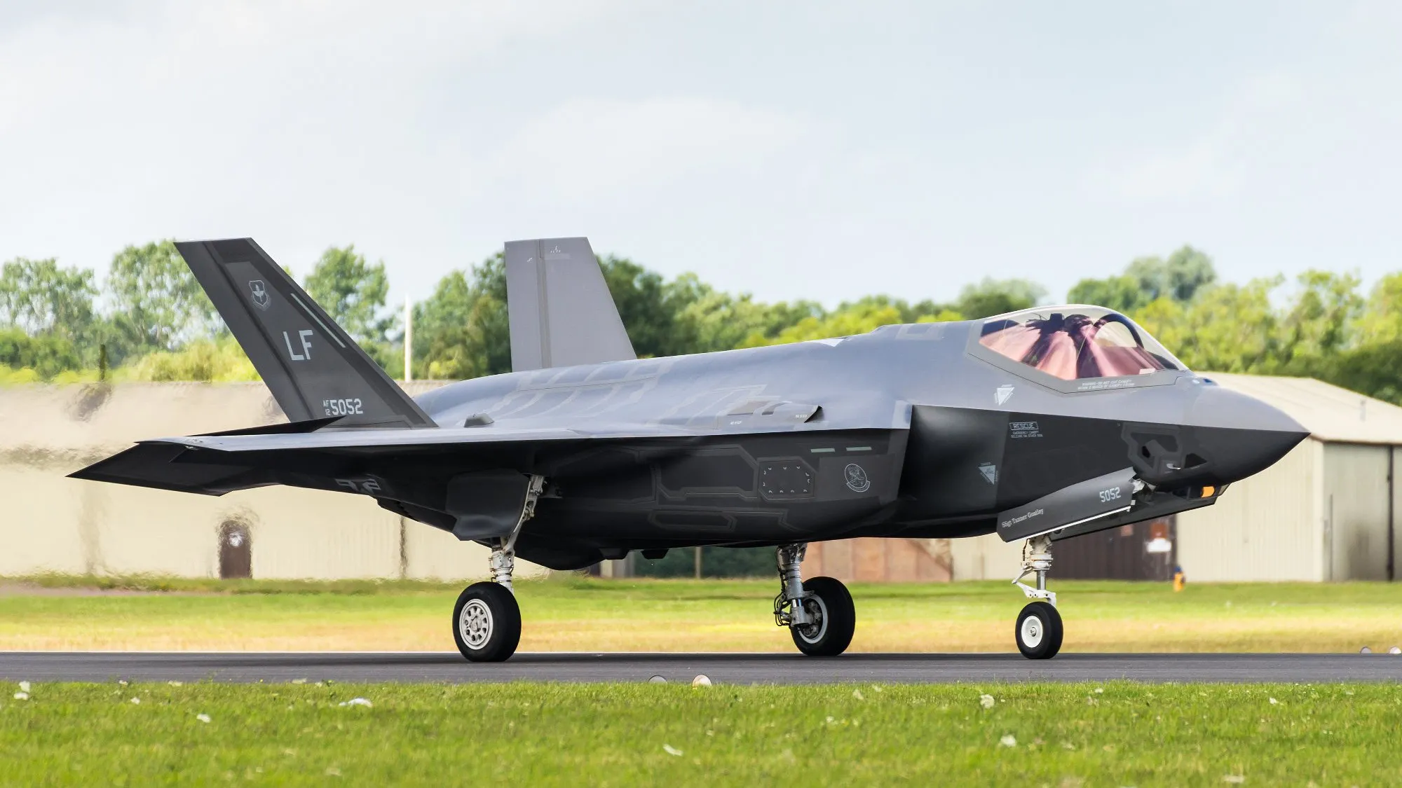 Usterka uziemiła F-35 na środku Atlantyku. Dwie z pięciu maszyn nie doleciały do Europy