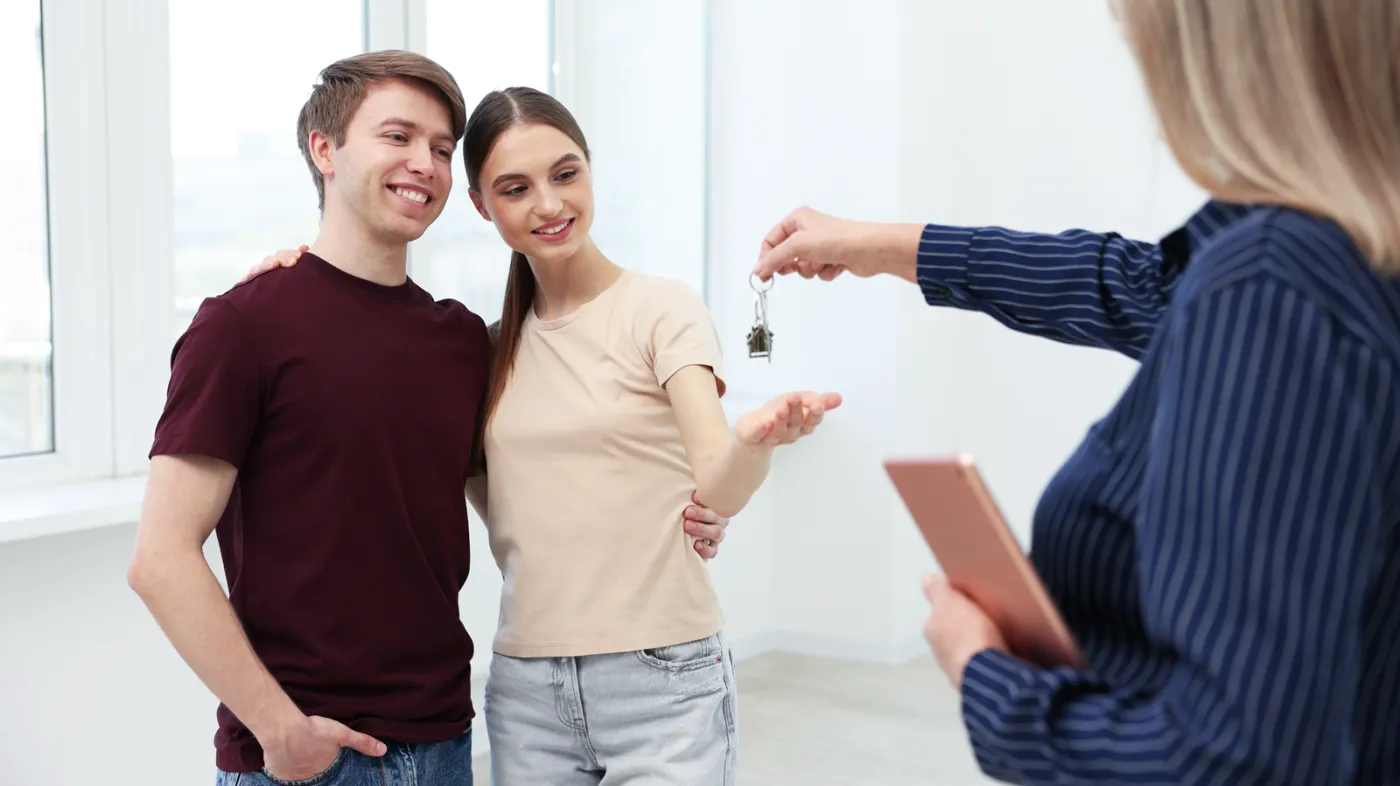 Ceny na rynku wynajmu nieruchomości ustabilizowały się. Mieszkanie wynajmiemy w podobnych cenach co przed pandemią i wojną w Ukrainie. Skończyły się też castingi na najemców, gdy studenci mają konkurencyjne oferty do wyboru.