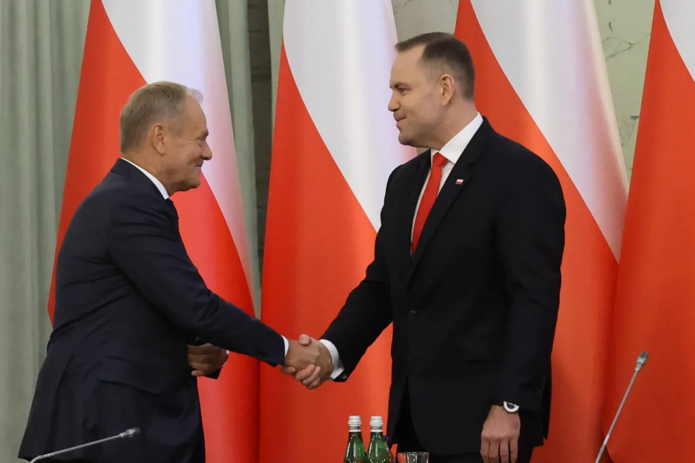 Konflikty Nawrocki - Tusk? Polacy w nowym sondażu odpowiedzieli niemal jednogłośnie