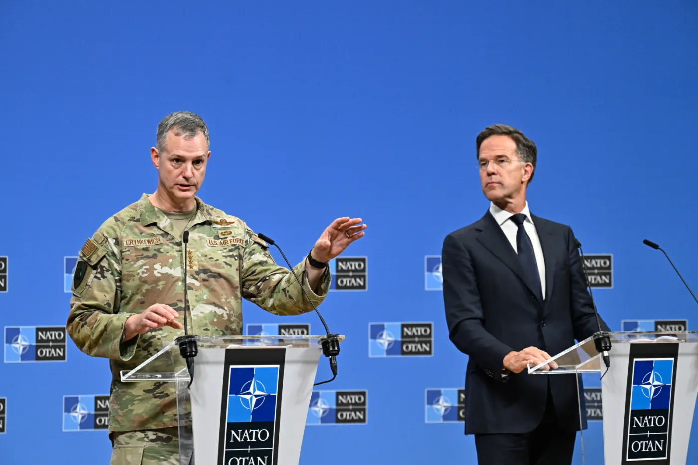 Mark Rutte, Alexus Grynkewich